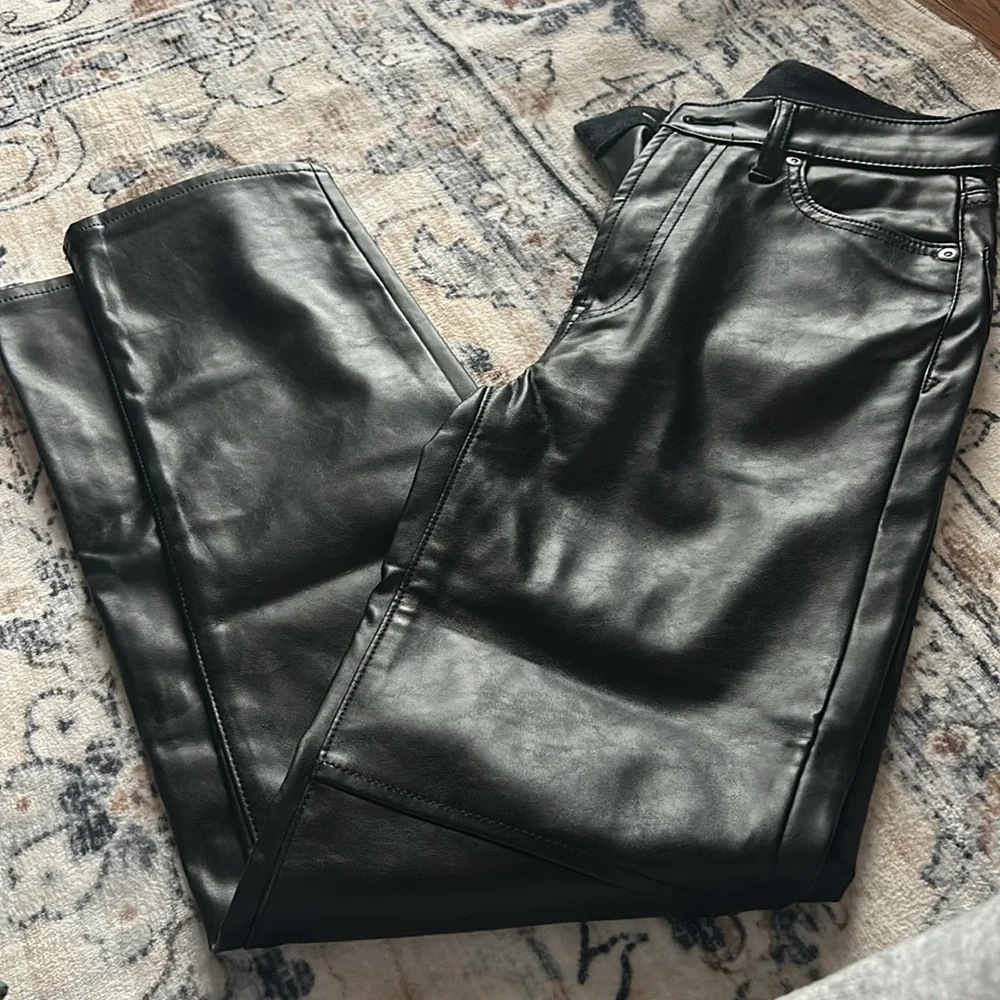 Great condition worn once Sleek Black Faux Leather Pants - Picture 4 of 4